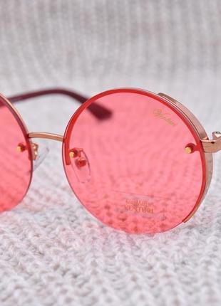 Красивые круглые солнцезащитные очки с боковой шорой gian marco venturi gmv859
