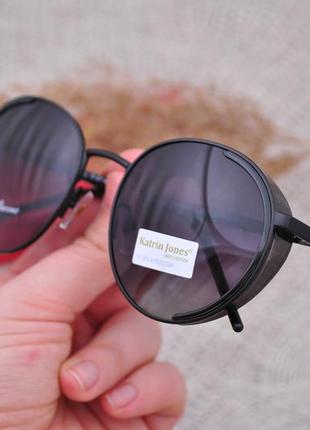 Фірмові круглі окуляри сонцезахисні katrin jones kj0843 polarized з бічної шорой