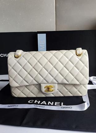 Сумка в молочном цвете в стиле chanel classic 25.5