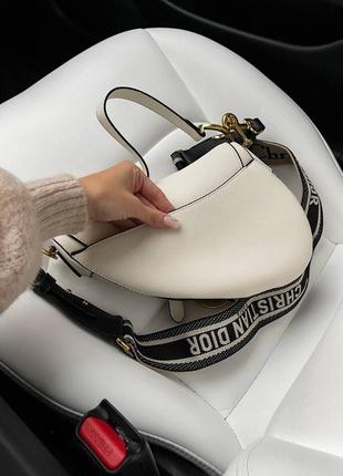Белая кожаная сумка в стиле диор седло dior saddle6 фото