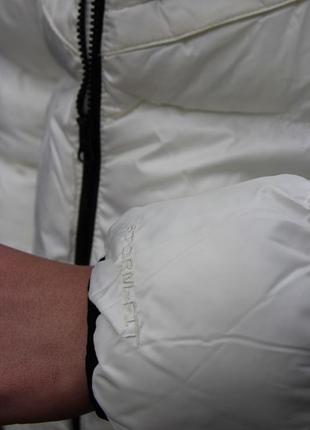 Пуховик nike в кремовом цвете