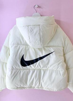 Зимняя куртка с капюшоном, два кармана, молния, кнопки,цвет: черный, белый, бежевый
▫️ наполнитель: силикон 2004 фото