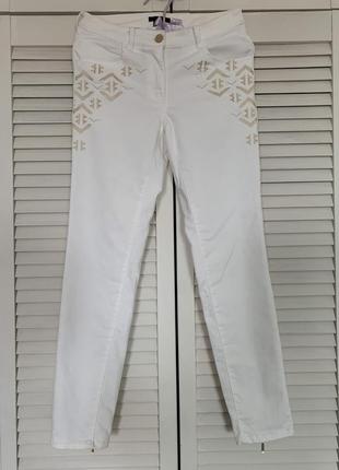 Белые стрейчивые зауженные штаны впереди с вышивкой, h&m, размер xs-s