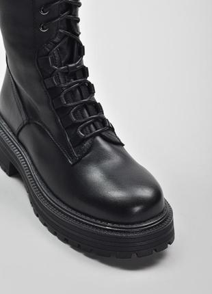 Стильні високі шкіряні чоботи черевики на грубій підошві, 39-го розміру чорочки4 фото