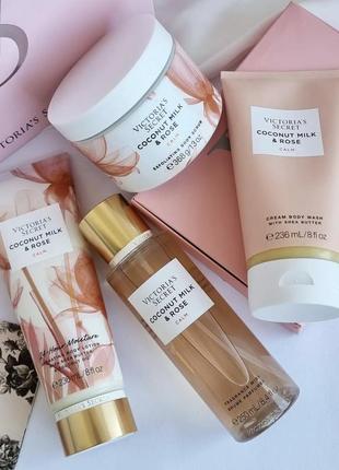 Набір coconut milk&amp;rose від victoria's secret оригінал набір віктория сикрет парфумований спрей лосьйон для тіла новорічний подарунок подарунковий набір