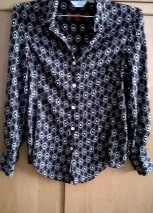 Цікава коричнева сорочка відомого бренду