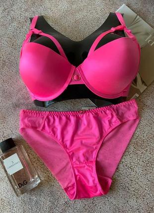 Розовый комплект женского нижнего белья пуш-ап с портупеей