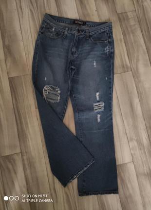 Європа. прямі вибілені 👖 короткі джинси з рваним декором