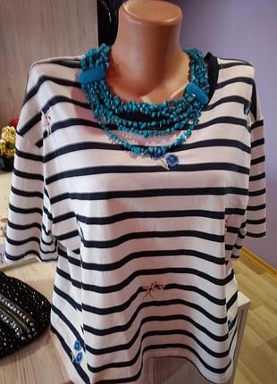 Супер футболка с вышивкой  в полоску, без дефектов крутая модель.на весну супер.