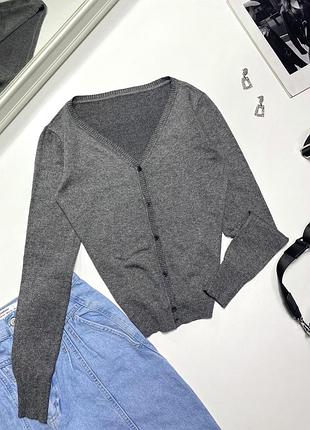 Свитер красивого графитового цвета