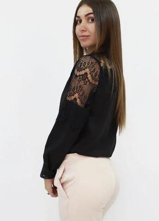 Стильна жіноча блуза з мереживом2 фото