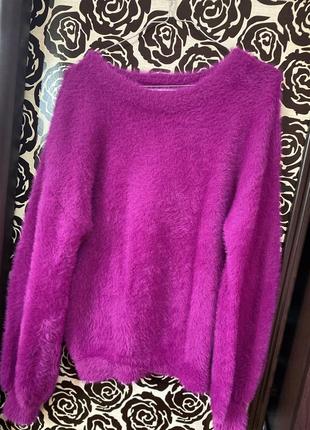 Уютный пушистый женский свитер свободного кроя (м)