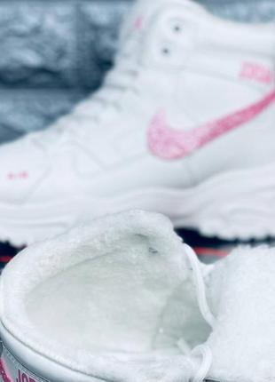 Зимові кросівки джордан jordan білі на хутрі white/pink, хіт продаж!7 фото