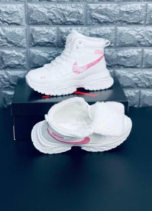 Зимові кросівки джордан jordan білі на хутрі white/pink, хіт продаж!4 фото