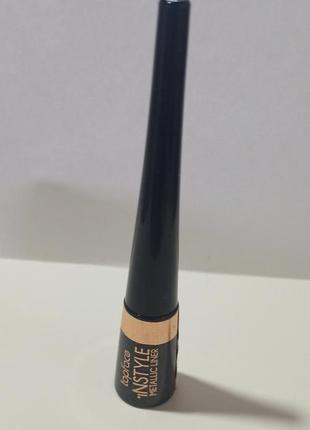 Блискуча підводка для очей темно-сірого кольору topface instyle metallic pt554 №05 з металевим відтінком2 фото