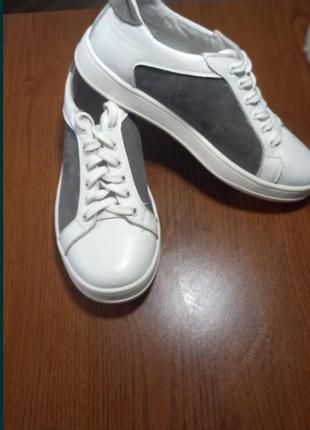 Кожаные кроссовки, красовки