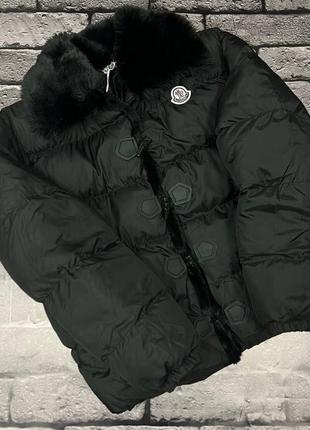 Жіноча куртка moncler