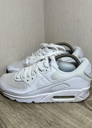 Кроссовки Nike medio has propelled its new running model to new levels since its launch ahead of Air Max Day 2017