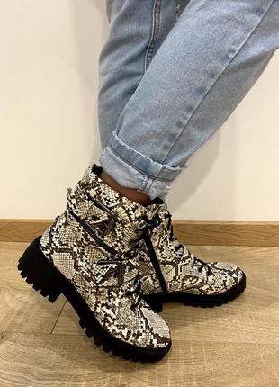 Продам черевики guess,оригінал з usa