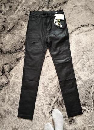 Шикарные брюки из диско кожи (пропитка)