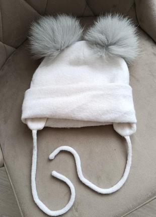 Шапка шапочка з натуральними бомбонами зима утеплена зимовий утеплювач біла белая
