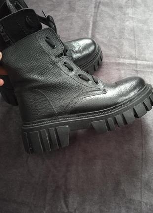 Кожаные ботинки