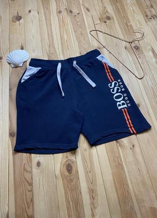 Шорты hugo boss с большим логотипом из новых коллекций