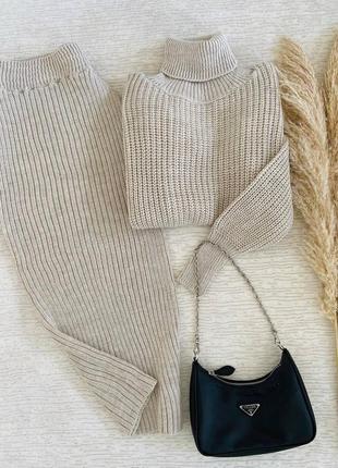 Качественный теплый костюм с юбкой миди и свитером4 фото