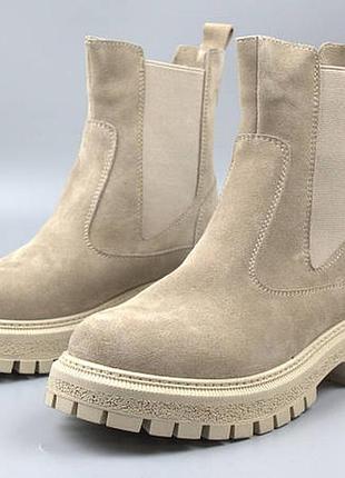 Бежевые челси замшевые зимняя женская обувь на меху cosmo shoes new chelsea latte6 фото