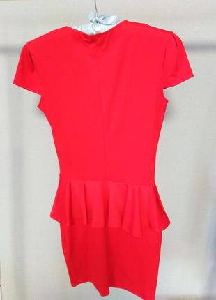 Нарядное красное платье с баской3 фото