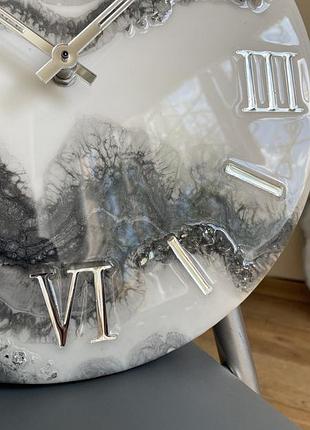 Сірий годинник. настінний годинник. годинник з епоксидної смоли ручної роботи.