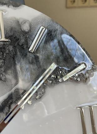 Сірий годинник. настінний годинник. годинник з епоксидної смоли ручної роботи.