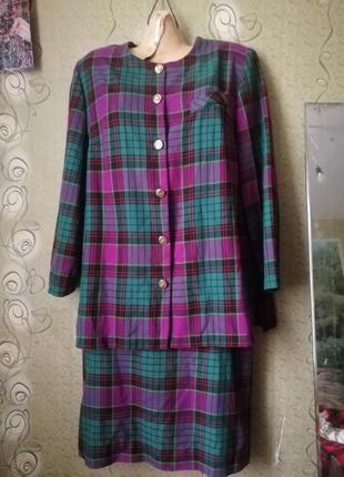 Винтажный костюм пиджак и юбка в клетку.