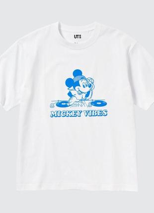 Футболка uniqlo з малюнком mickey stands1 фото