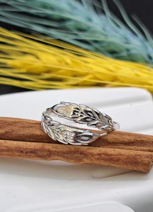 Серебряное нежное патриотическое безразмерное кольцо колос пшеница 9254 фото