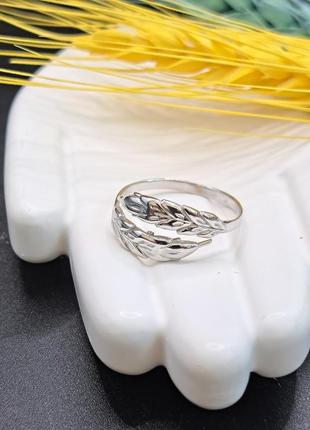 Серебряное нежное патриотическое безразмерное кольцо колос пшеница 9251 фото