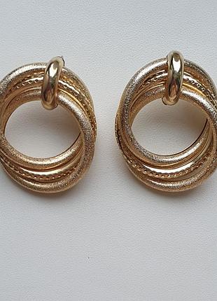 Сережки . біжутерія