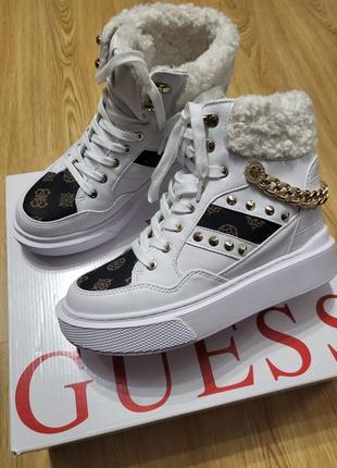 Шикарные сникерсы от guess