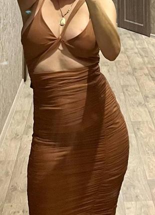 Платье в обтяжку с оригинальным декольте misspap