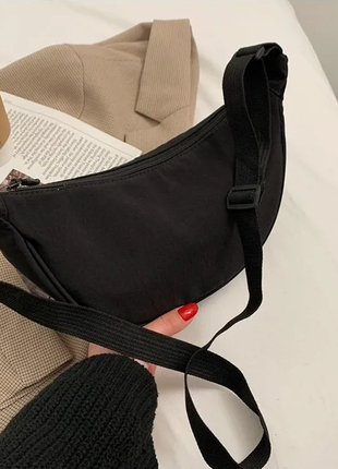 Новая базовая унисекс сумка бананка кросс-боди в стиле uniqlo1 фото
