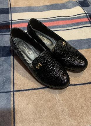 Стильные женские туфли