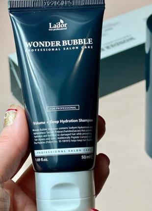 Пептидный шампунь двойного действия для объема и гладкости локонов wonder bubble shampoo1 фото