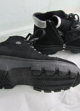 Ботинки зимние кожа нубук на замочке и со шнуровкой 38-39 размер.2 фото