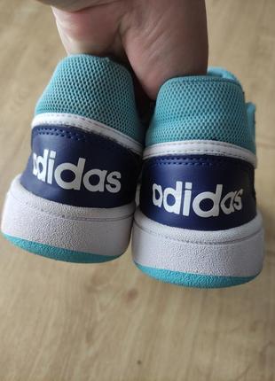 Фирменные подростковые кроссовки  adidas ,оригинал, модель  2023 года,р.365 фото