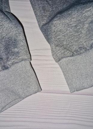 Серые меланжевые штаны- джогеры на 4 года4 фото