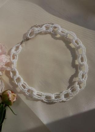 Ожерелье чокер из бисера hand made белое минимализм цепочку1 фото