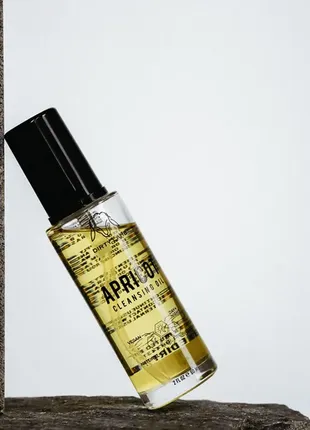 Новое очищающее масло для умывания лица фирмы dirty lamb