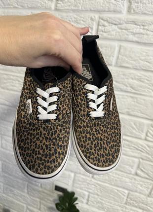 Кроссовки кеды