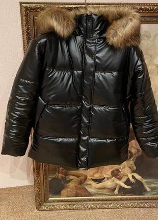 Есть видео куртка пуховик непромокаемая с капюшоном меховым лаке черная зима2 фото