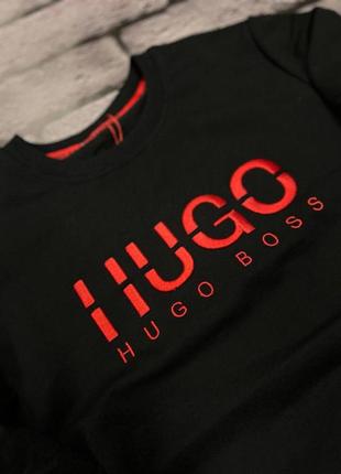 Жіночий світшот hugo boss в чорному кольорі3 фото